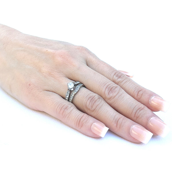 Juego de 2 anillos de boda para mujer de acero inoxidable 316 con circonita cúbica transparente y corte redondo de 5 x 5 mm