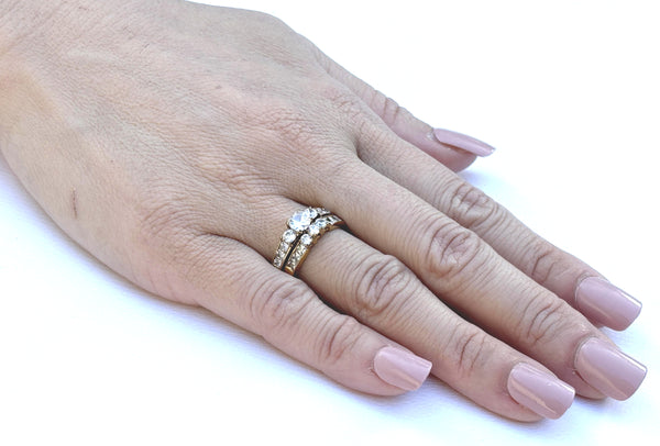 Anillo de compromiso con circonita cúbica redonda pequeña bañado en oro de 14 quilates para mujer, banda de boda plana para hombre 