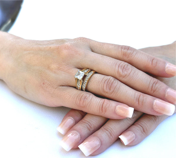 Anillo de compromiso con circonita cúbica princesa bañado en oro de 14 quilates para mujer, banda de boda plana para hombre