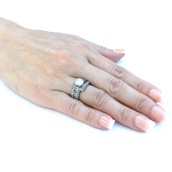 Womens 7x7mm Round Cut CZ Center Stainless Steel Wedding 2 Rings Set