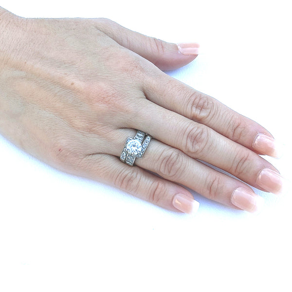 Womens 7x7mm Round Cut CZ Center Stainless Steel Wedding 2 Rings Set