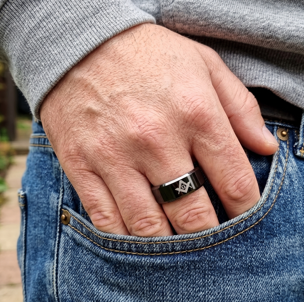 Schwarz ionenplattiert Wolfram Freimaurer Herren Freimaurer Ring mit abgeschrägter Kante